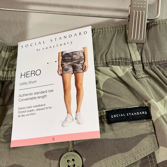 SOCIAL STANDARD BY SANCTUARY UTILITY CAMO SHORTS - Picture 4 of 9